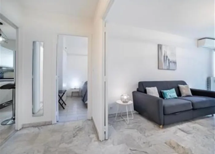 Majestic Apartment *